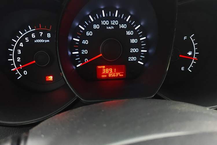 Used Kia K2 2011 Sedan 1.4L Manual Transmission GLS Odometer Close Up