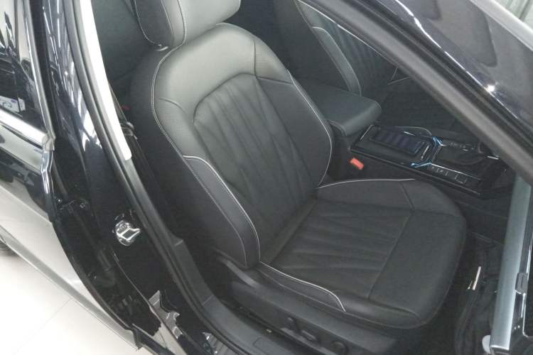 Used Volkswagen Passat 2022 330TSI Starry Luxury Edition – Exclusive Special Edition
