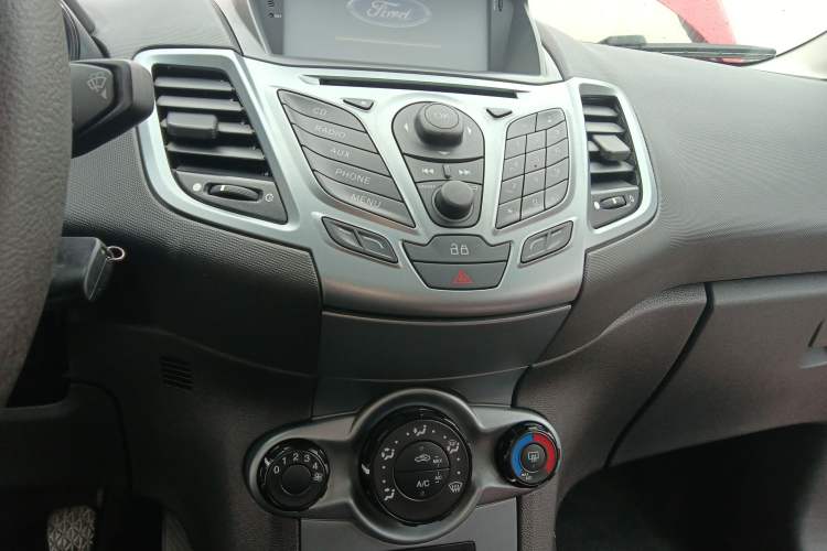 Used Ford Fiesta 2013 Hatchback 1.5L Manual Fashion Edition
