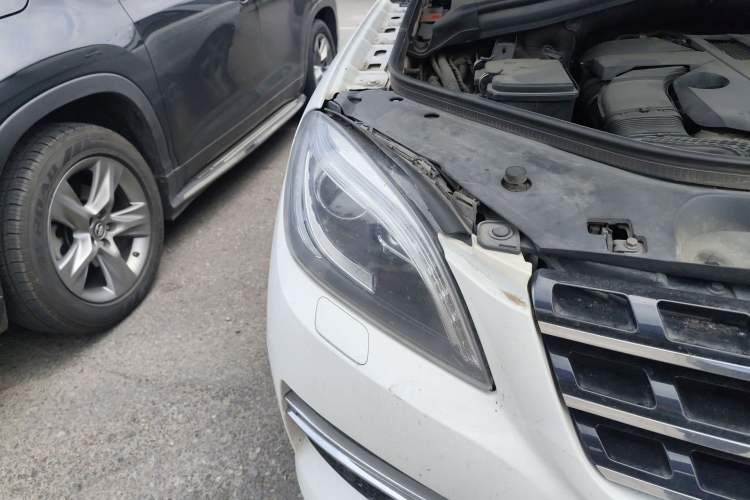 Used Mercedes-Benz M-Class 2014 ML 400 4MATIC Dynamic Model Right Front Headlight