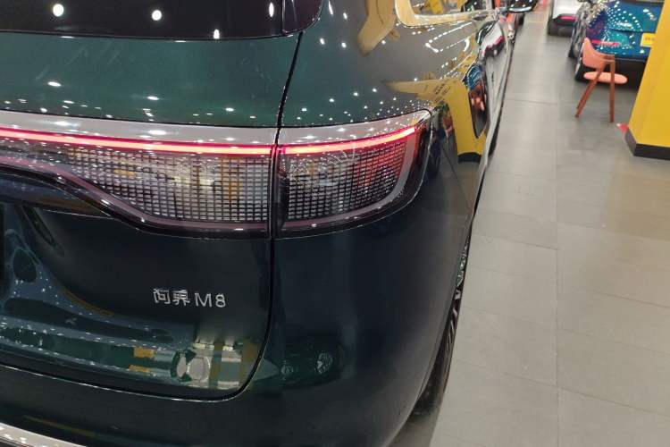 Used Hima AITO M8 2025 Extended-Range Ultra Version 53.4 kWh 6-Seater Edition
