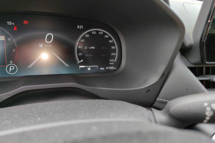 Used Toyota RAV4 2023 2.0L CVT Two-Wheel Drive Fashion Plus Edition Odometer Close Up