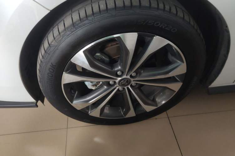 Used Toyota Granvia 2024 2.5L Hybrid Prestige PLUS Edition Left Front Wheel Hub