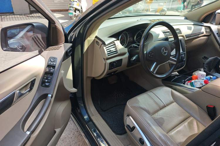 Used Mercedes-Benz R-Class 2014 R 320 4MATIC Luxury Model Driver Seat