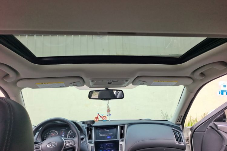 Used Infiniti Q50L 2018 2.0T Enjoyment Version China VI Standard
