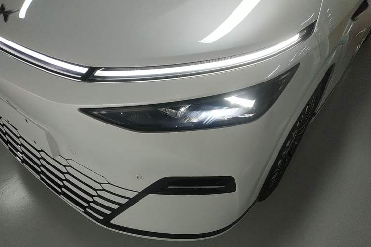 Used XPeng X9 2025 740 Ultra-Long Range Max
