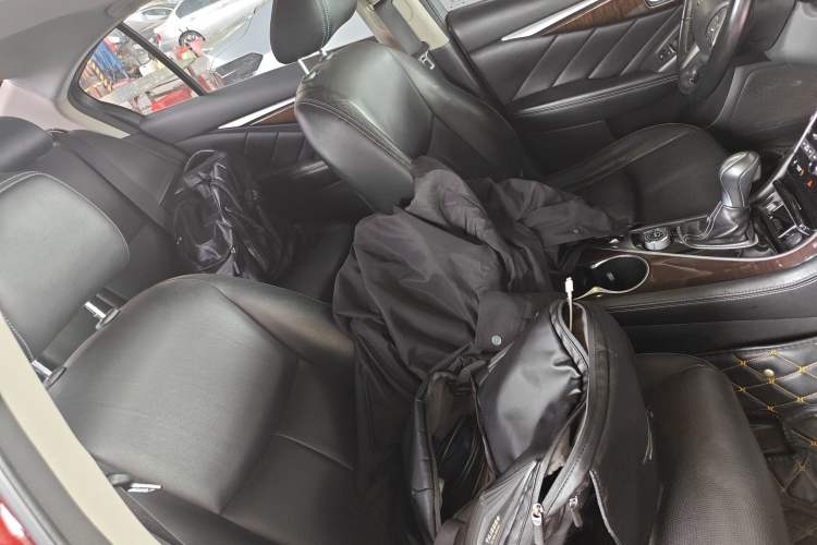 Used Infiniti Q50L 2015 2.0T Luxury Edition