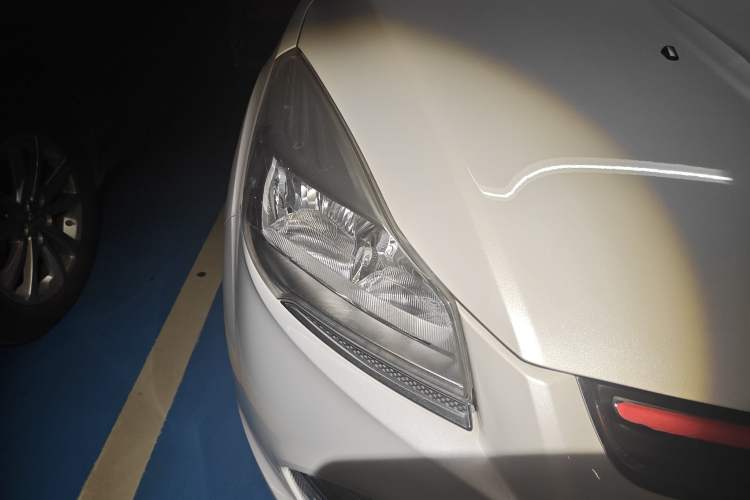 Used Ford Kuga 2015 1.5L GTDi Two-Wheel Drive Fashion Edition Right Front Headlight