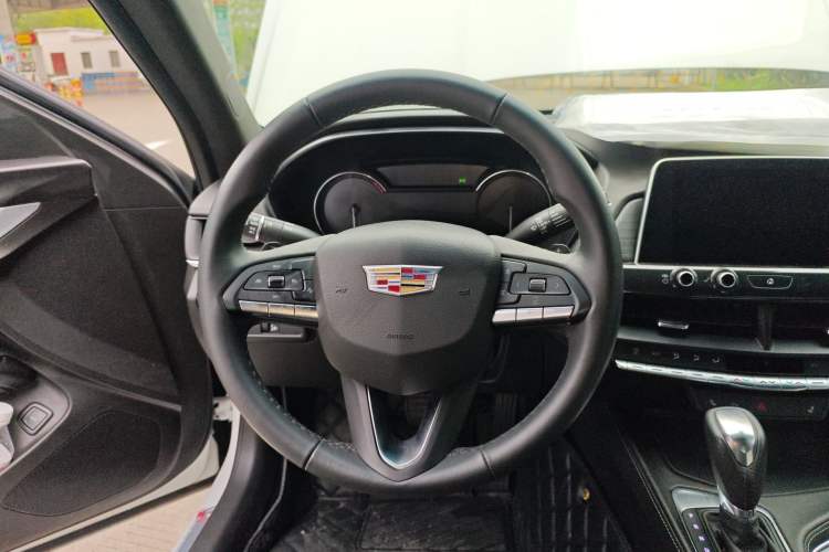 Used Cadillac CT4 2021 28T Luxury Model Steering Wheel