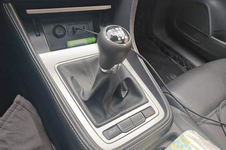 Used MG 6 2017 20T Manual Luxury Smart Connect Version China V Standard
