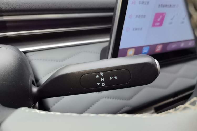 Used Dongfeng NAMMI 01 2024 430 Plus Smart+ Gear Lever