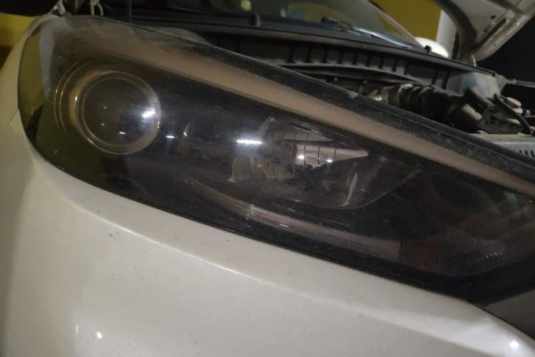 Used Hyundai Tucson 2015 1.6T Dual-Clutch Two-Wheel-Drive Smart Model Right Front Headlight