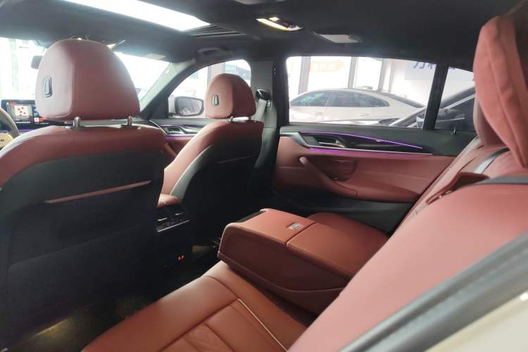 Used BMW 5 Series 2022 Second Facelift 525Li M Sport Package Headliner