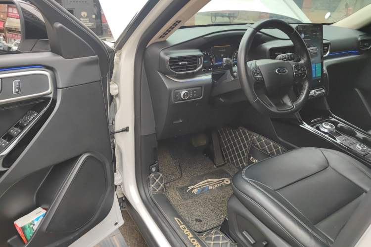 Used Ford Explorer 2020 EcoBoost 285 4x4 Trend Edition 7-Seater Driver Seat