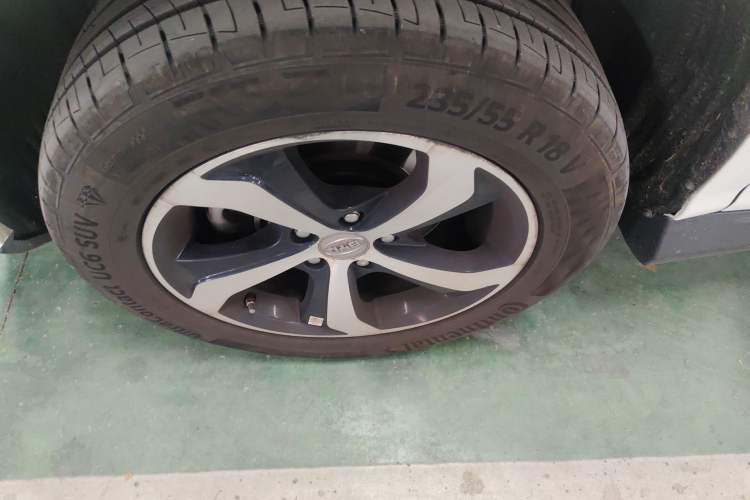 Used BYD S7 2015 2.0T Automatic Flagship Edition Left Front Wheel Hub