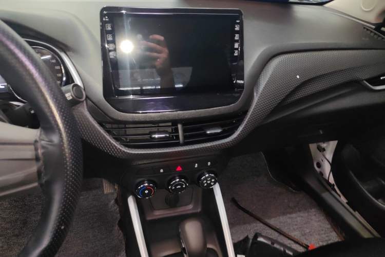 Used Chevrolet Cavalier 2020 325T Automatic Enjoyment Edition Audio And AC Panel