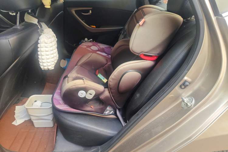 Used Hyundai Elantra (5th Generation / Langdong) 2015 1.6L Manual Leading Model