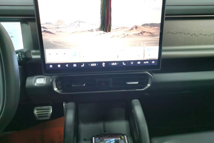 Used JETOUR Shanhai Traveler C-DM 2024 C-DM 208KM Mountain & Wilderness Edition Audio And AC Panel