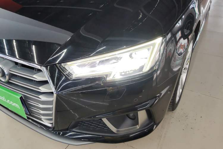 Used Audi A4L 2019 40 TFSI Fashion Edition China VI Emission Standard
