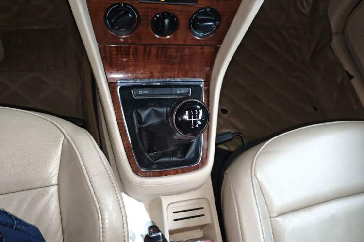 Used Volkswagen Lavida 2013 1.4TSI Manual Comfort Edition