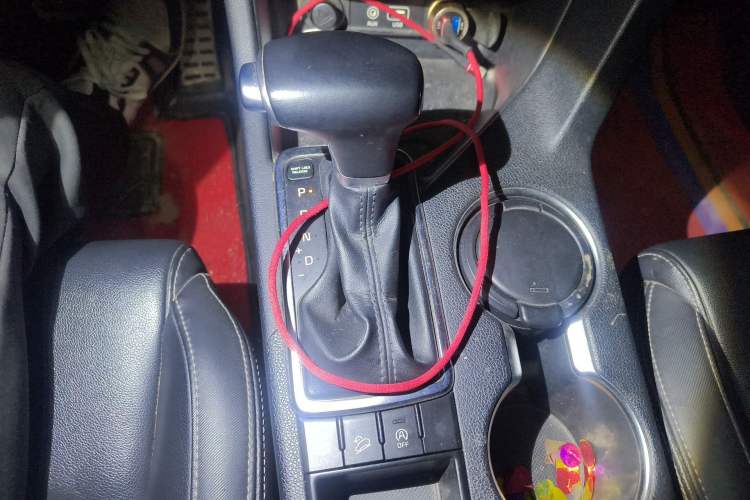 Used Kia KX5 2016 1.6T Automatic Two-Wheel Drive Premium Gear Lever