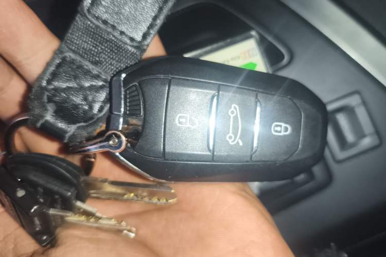 Used Peugeot 4008 2017 350THP Elite Edition Interior 1