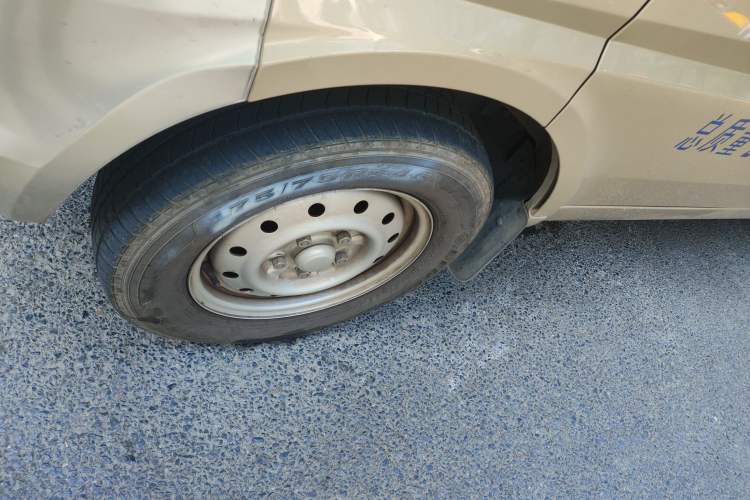 Used Wuling Rongguang EV 2020 Window-Sealed Basic Version 5 Seats 300 KM
