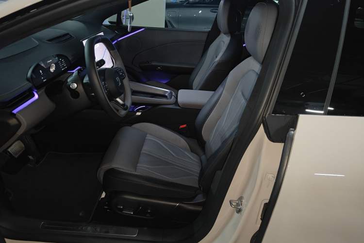 Used Zeekr 007GT 2025 Rear-Drive Intelligent Driving Version 75 kWh Left Front Seat