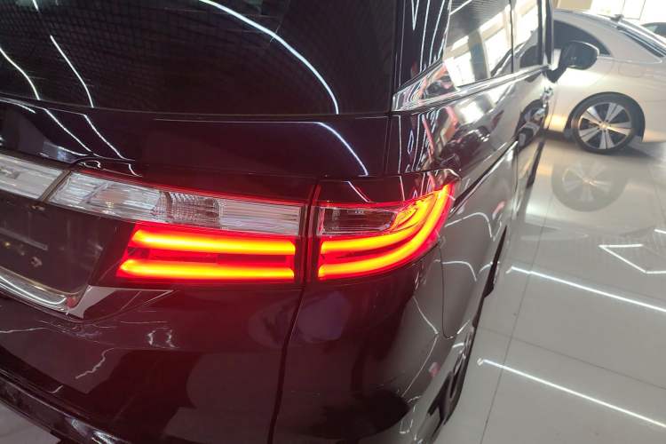 Used Honda Odyssey 2015 Revised 2.4L Luxury Edition