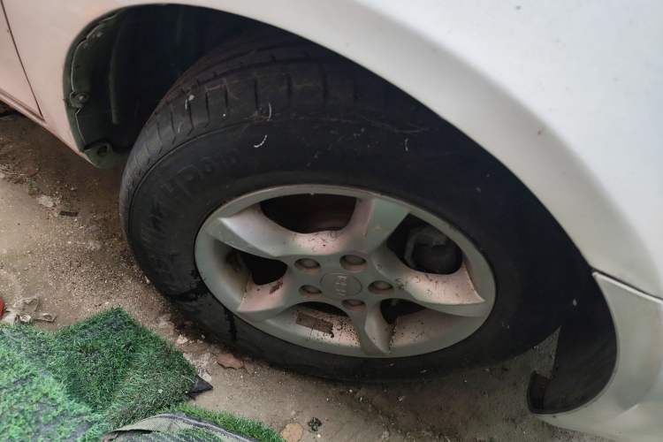 Used Geely Auto Classic Emgrand 2013 Hatchback 1.5L Manual Entry-Level Model