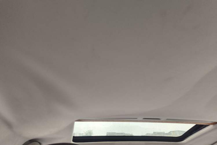 Used Haval H2 2016 Red-Label 1.5T Manual Two-Wheel Drive Luxury Model Headliner