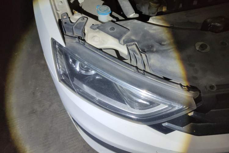 Used Zotye SR7 2016 1.5T CVT Cube Heart Edition China V Standard
