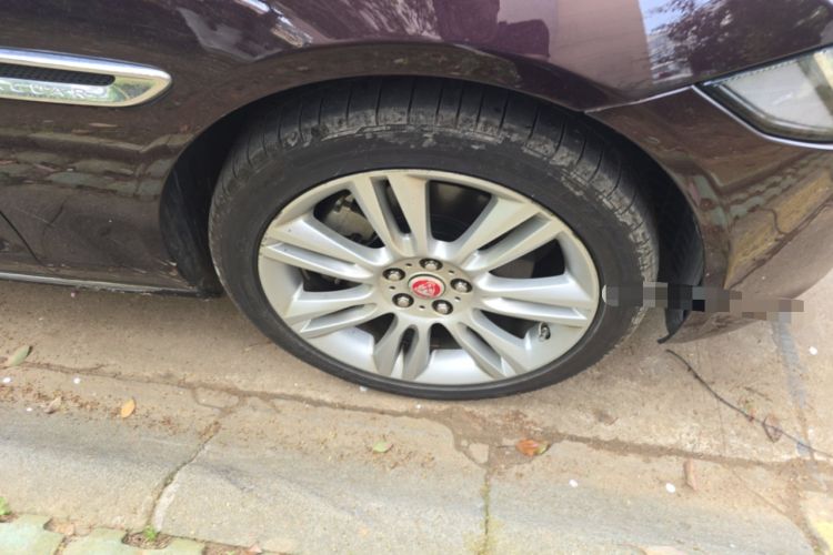 Used Jaguar XEL 2019 2.0T 200 PS Deluxe Edition Right Front Wheel Hub