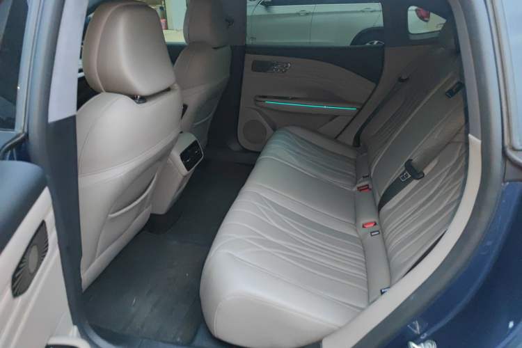 Used Geely Galaxy Galaxy 8 2025 130km EM-P Starship Edition
