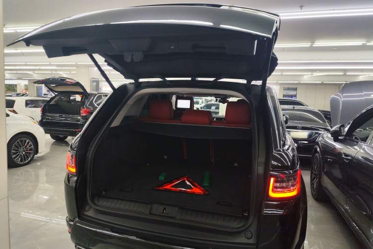 Used Land Rover Range Rover Sport 2019 3.0 L6 HSE DYNAMIC
