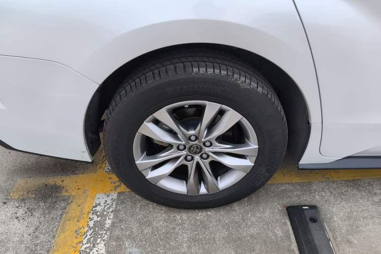 Used Toyota Sienna 2023 2.5L Hybrid Luxury Edition