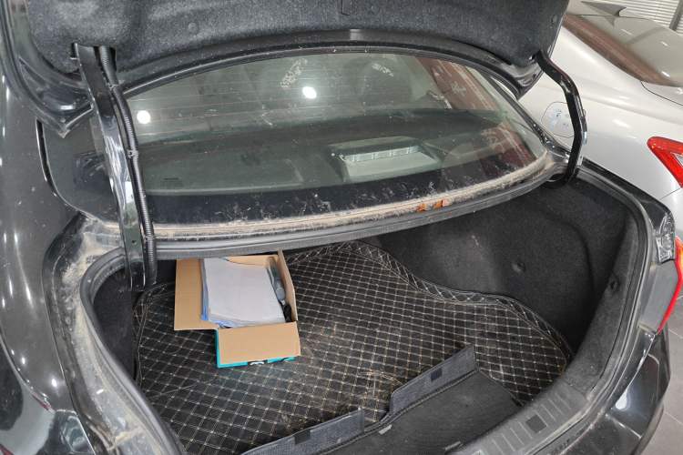 Used Nissan Sylphy 2019 Classic 1.6 XL Manual Luxury Edition Trunk