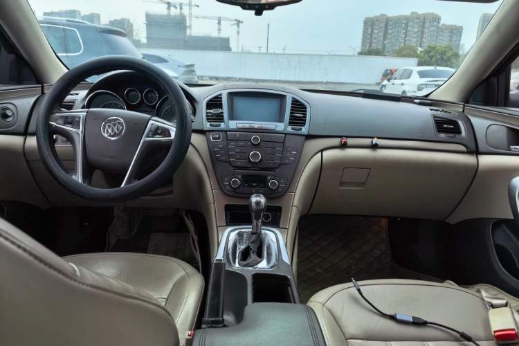 Used Buick Regal 2012 2.0L Luxury Edition Center Console