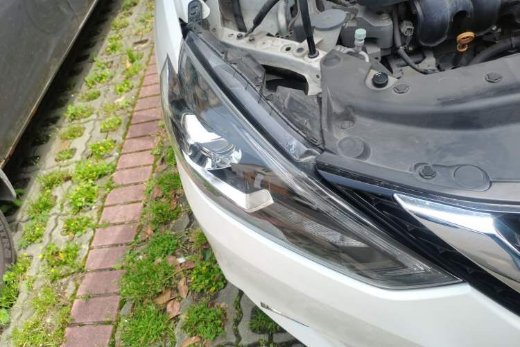 Used Nissan Sylphy 2019 1.6XV CVT Smart Connect Luxury Edition China VI Standard Right Front Headlight