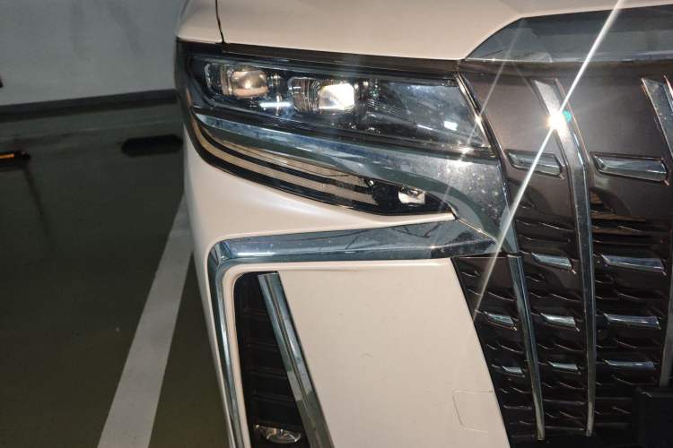 Used Toyota Alphard 2020 Dual-Engine 2.5L Luxury Edition
