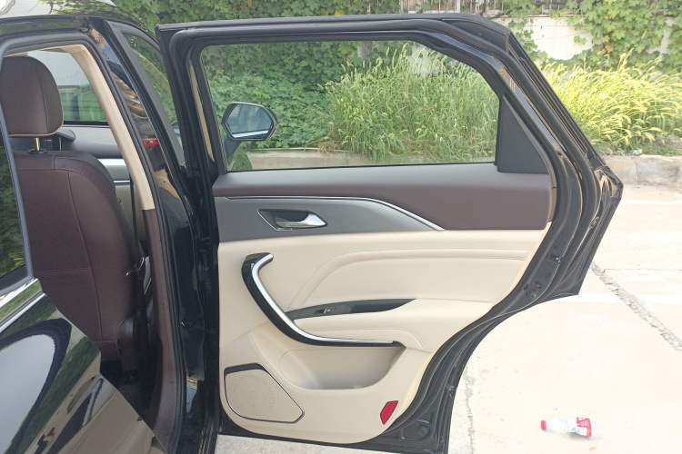 Used Bestune T77 2023 1.5T Automatic Luxury Model Interior 6