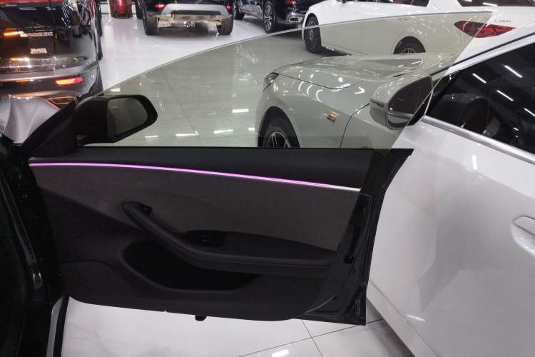 Used Tesla Model 3 2023 Rear-Wheel-Drive Version
