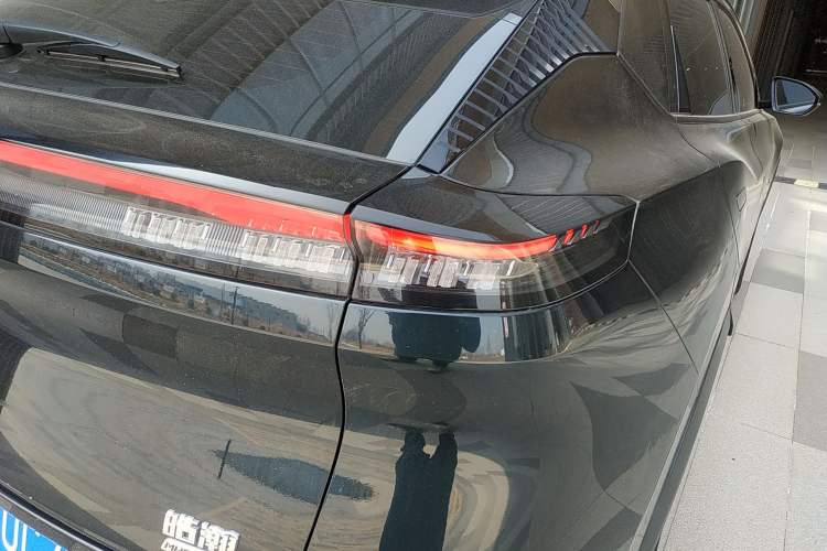 Used Dongfeng Aeolus Mage 2023 DH-i 1.5T Luxury Edition Right Rear Taillight