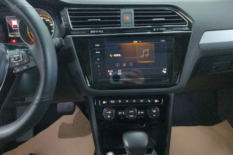 Used Volkswagen Tiguan L 2020 330TSI Automatic Two-Wheel Drive Smart Luxury Edition China VI Standard Audio And AC Panel