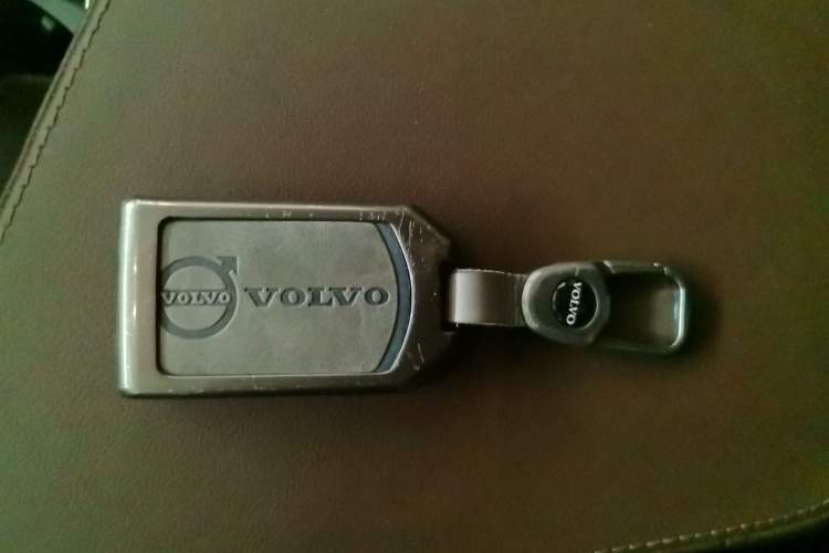 Used Volvo XC90 2023 B5 SmartDrive Luxury Edition 7 Seats Vehicle Key