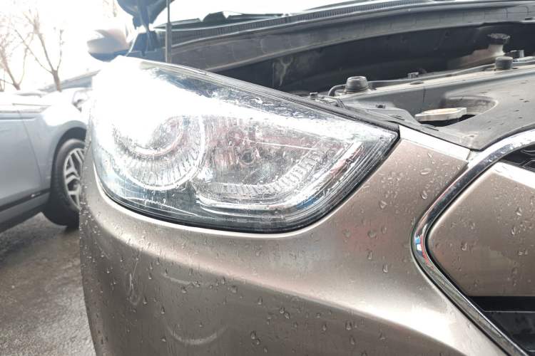 Used Hyundai ix35 2012 2.0L Automatic Two-Wheel Drive New Edition GL Right Front Headlight