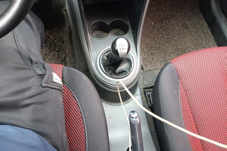 Used Haima Qubit 2013 1.3L Manual Cool Edition Gear Lever