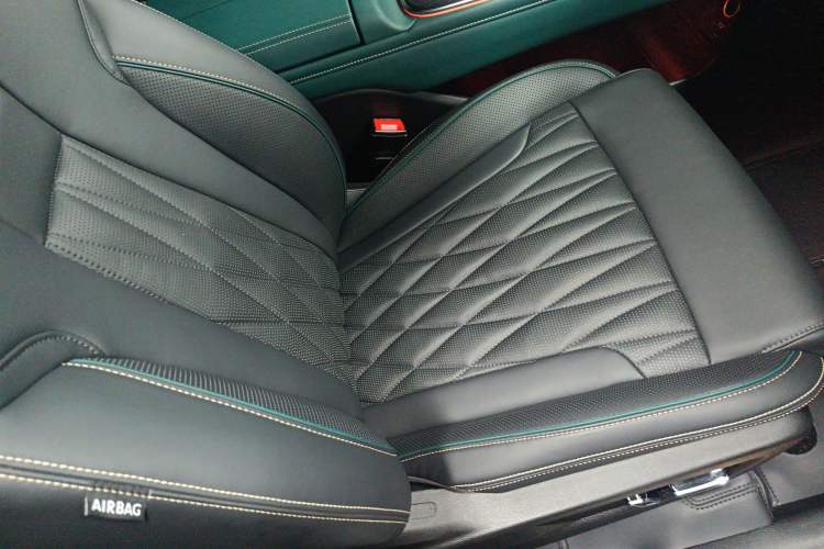 Used GAC Trumpchi GS8 2022 Flagship Series 2.0 TGDI Four-Wheel Drive Luxury Smart Connectivity Version (7 Seats)