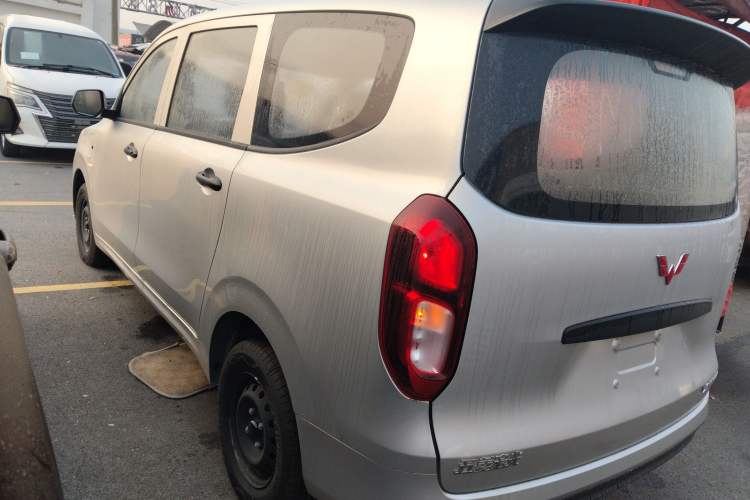 Used Wuling Hongguang New Energy 2024 All-Electric Model 300KM Practical Version
