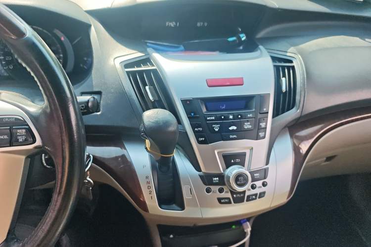 Used Honda Odyssey 2013 2.4L Luxury Edition Audio And AC Panel